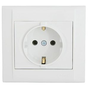 Розетка з заземленням та захистом від дітей "Defne" біла