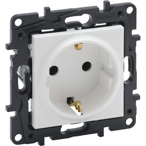 Розетка 1-а З/К внутр.16А, 250 В гвинтові клеми NILOE STEP білий
