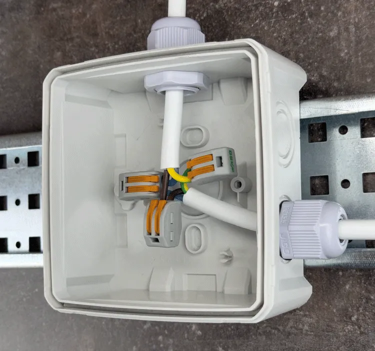 Коробки монтажні UEC | Ключові переваги