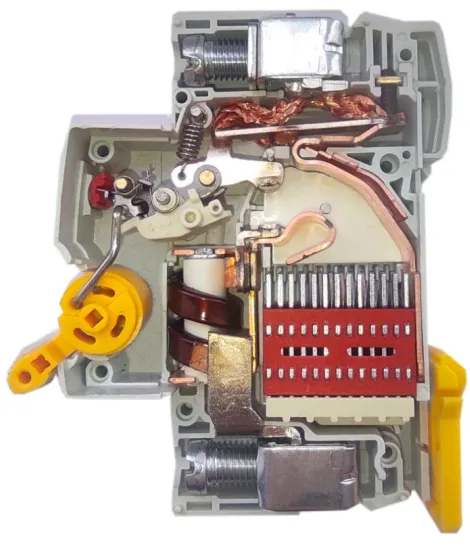 Автоматичні вимикачі UEC | Переваги та особливості