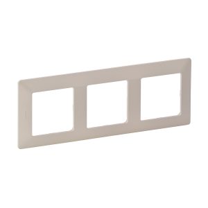Рамка 3-х кратна сл.к. "Valena LIFE"