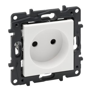 Розетка 1-а без З/К внутр. 16А, 250 В гвинтові клеми NILOE STEP білий