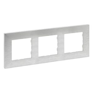 Рамка 3-х кратна NILOE STEP фактурний алюміній